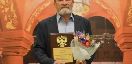 Сегодня День рождения у директора Детской школы искусств № 3 г. Ельца, Заслуженного работника культуры Липецкой области, лауреата Премии Правительства РФ "Душа России" Станислава Сергеевича Коренева!