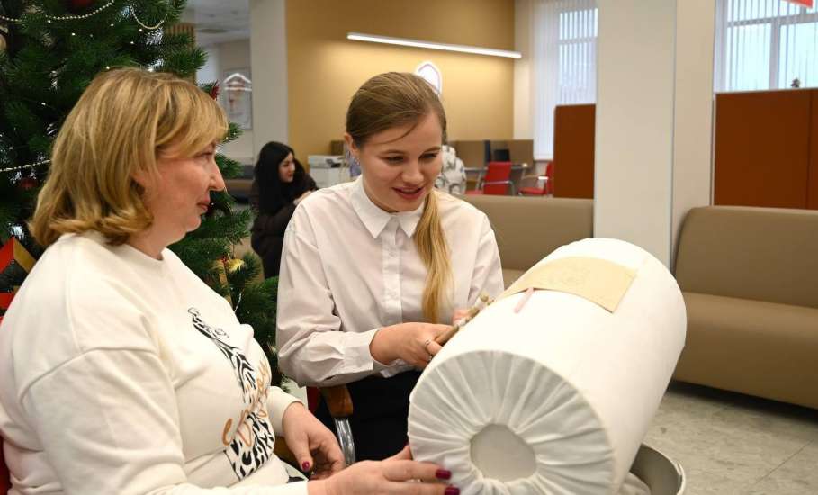 Мастер-класс по плетению Елецкого кружева ко Дню матери пройдёт в МФЦ Ельца