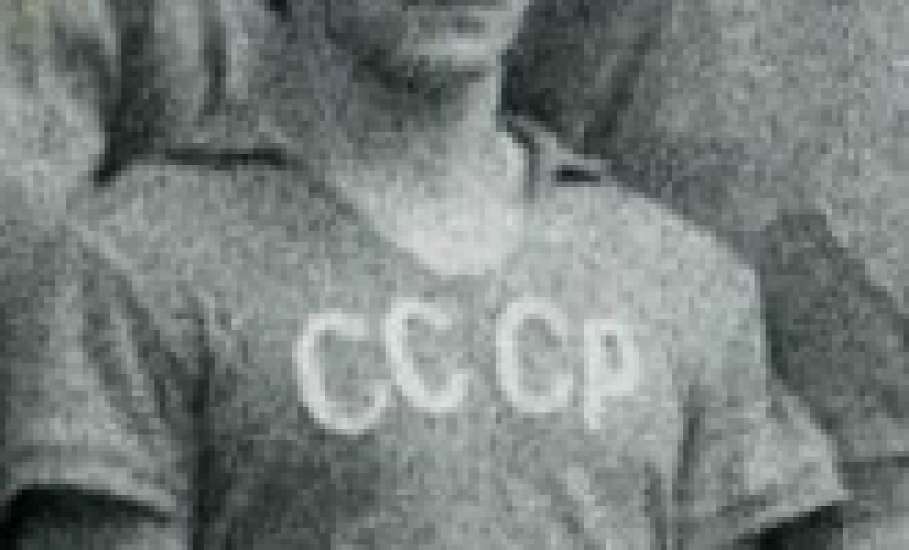 Сегодня свой день рождения отмечает Н. А. Курбаев первый елецкий чемпион мира по борьбе самбо!