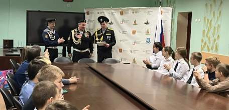 Вчера, в День морской пехоты, елецкие моряки побывали в гостях в школе №12