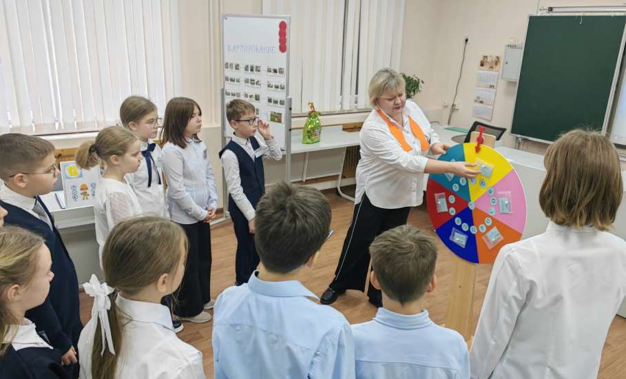 Представителей муниципальных образовательных организаций города Ельца обучали в Липецке бережливым технологиям