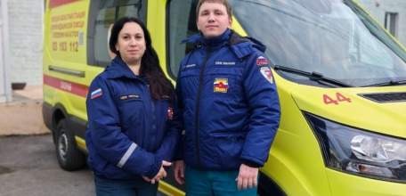 Сотрудники скорой помощи Ельца спасли целую семью!