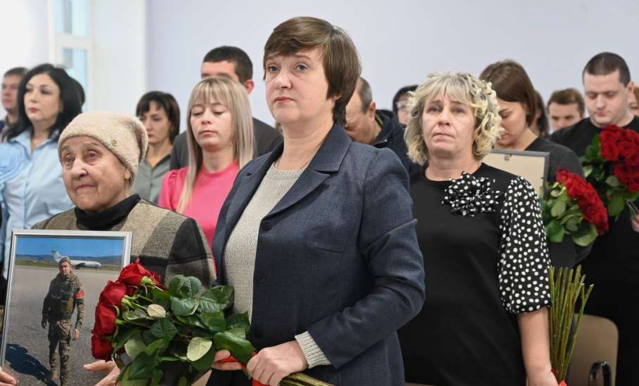 Сегодня в администрации городского округа город Елец состоялась торжественная церемония вручения государственных наград Героям города Воинской Славы Ельца