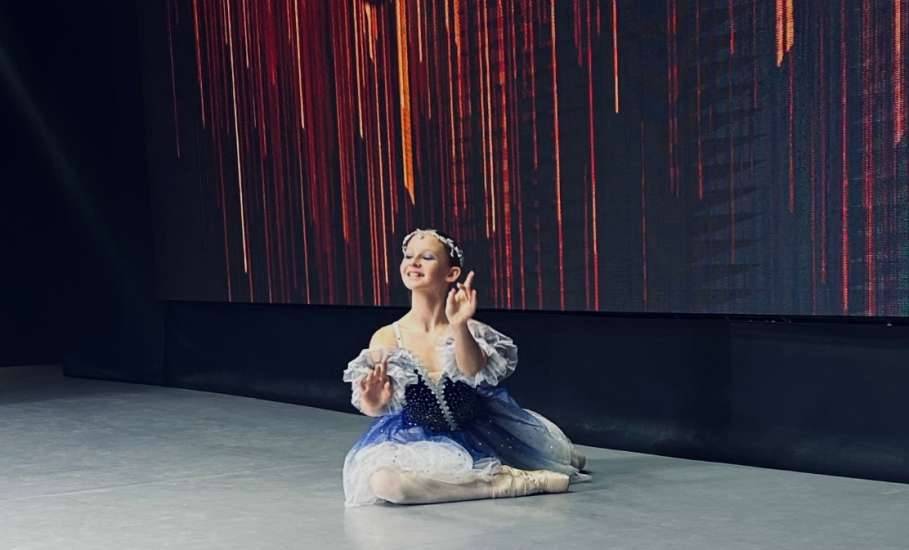 Поздравляем солистов старшей группы коллектива классического танца "ТРИУМФ" с победами на Всероссийском творческом конкурсе «Академия успеха»