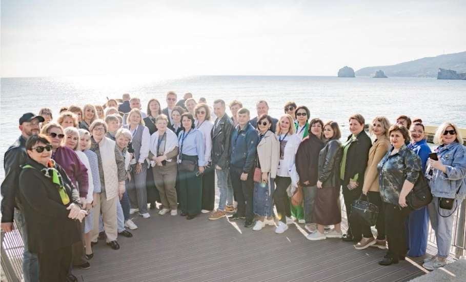 На сессию «Клуба директоров» в Севастополь приехал директор гимназии № 11 города Ельца