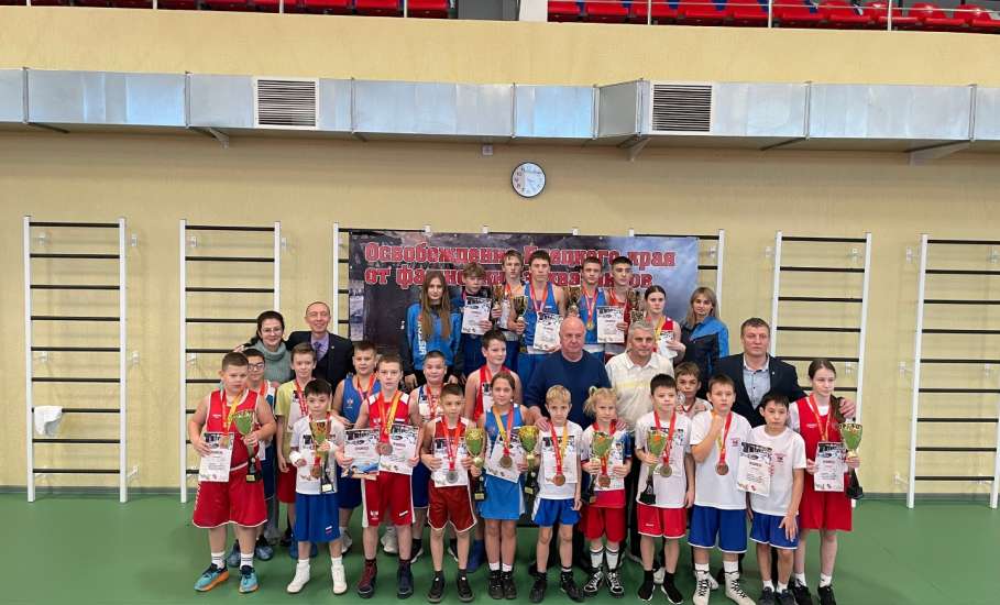 С 25 по 29 ноября 2025 года во «Дворце самбо» в Елецком муниципальном округе прошёл турнир по боксу