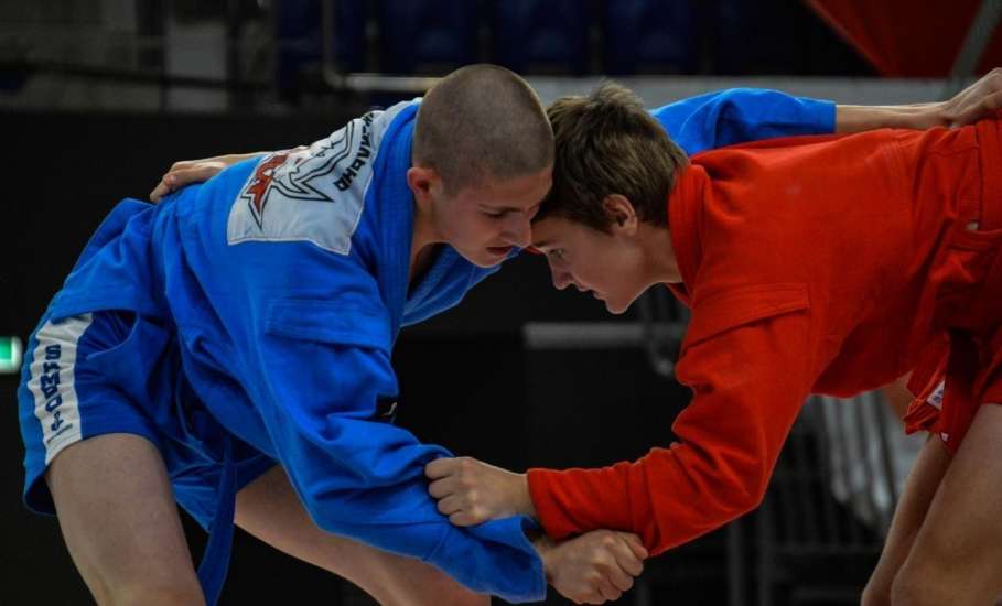 Школьник Елецкого округа занял первое место во Всероссийской школьной лиге самбо