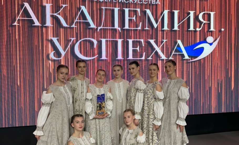 Два старших состава Студии современного танца СОЛНЫШКО г. Елец представили на суд жюри 3 постановки!