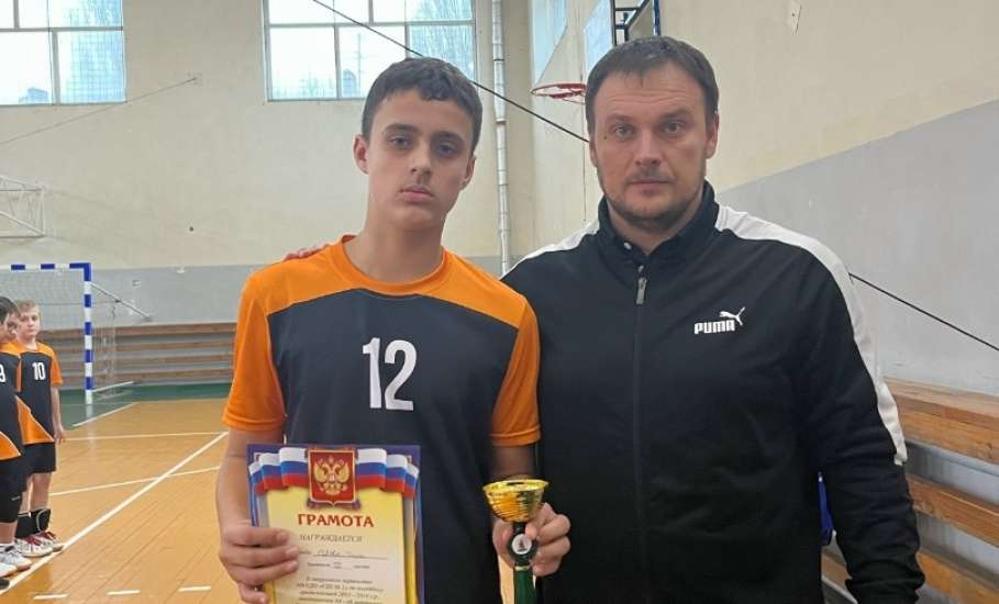 28-30 ноября в спортивном зале ЕТЖТ - филиал РГУПС прошло открытое первенство спортивной школы №1 по волейболу среди юношей 2013-2014 г.р.