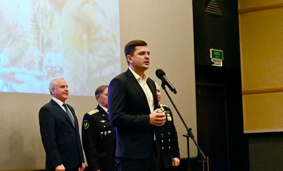 Сегодня в кинотеатре «Прожектор» состоялся слёт «Вахта памяти Героев», посвящённый Елецкой наступательной операции