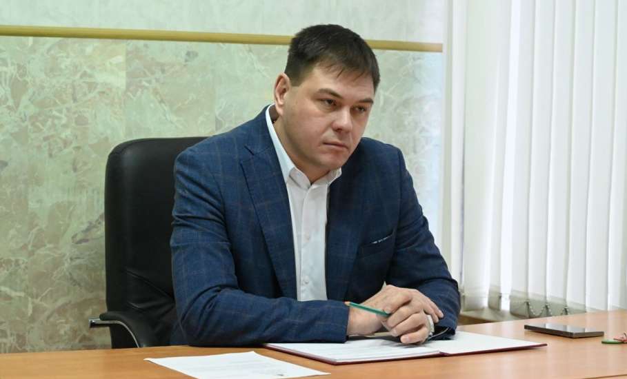 Сегодня провел личный прием граждан заместитель главы администрации городского округа города Ельца Денис Кирьянов