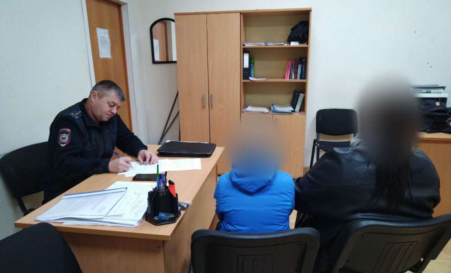Полицией Ельца задержаны подростки, повредившие плитку в сквере Ивана Бунина