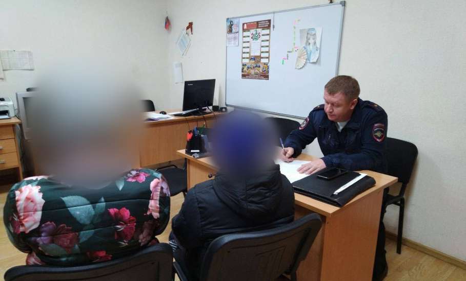 Полицией Ельца задержаны подростки, повредившие плитку в сквере Ивана Бунина