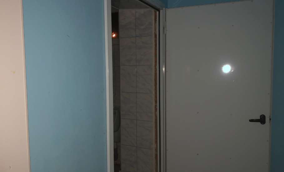 Туалет в Горсаду Ельца сегодня на замке, а в Детском парке - без света!