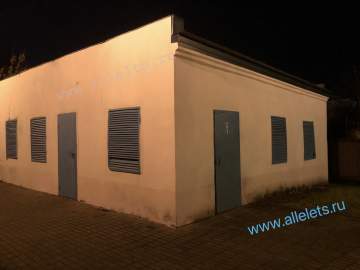 Туалет в Горсаду Ельца сегодня на замке, а в Детском парке - без света!