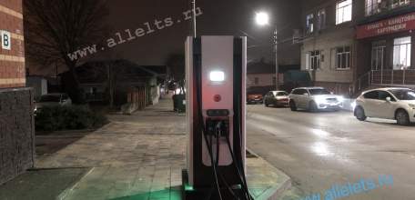 Что за «бензоколонка» при дороге появилась в центре Ельца!