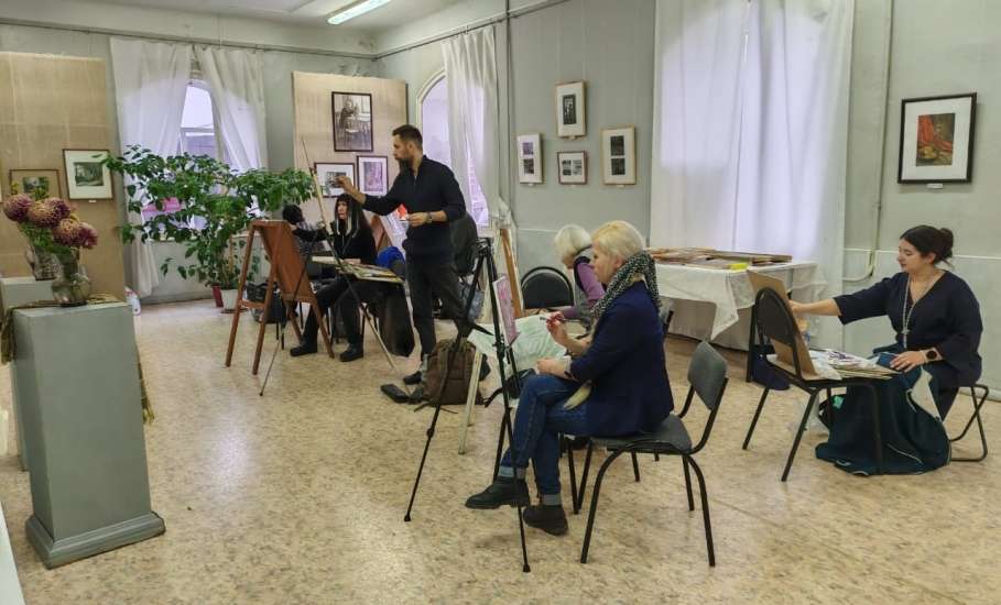 44 года назад, 4 декабря 1981 года, в нашем городе распахнул свои двери Художественный музей