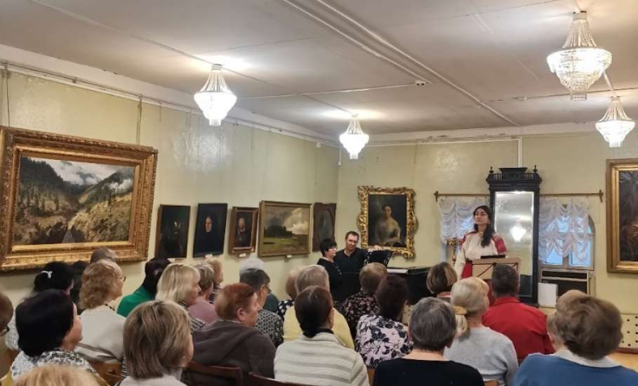 44 года назад, 4 декабря 1981 года, в нашем городе распахнул свои двери Художественный музей