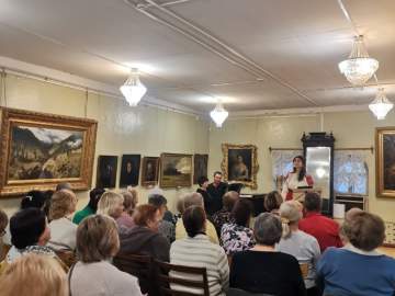 44 года назад, 4 декабря 1981 года, в нашем городе распахнул свои двери Художественный музей