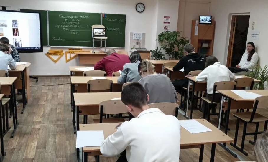 В Ельце продолжается муниципальный этап Всероссийской олимпиады школьников