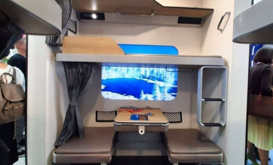 РЖД представили обновлённый плацкартный вагон — и он заметно отличается от того, к чему привыкли пассажиры