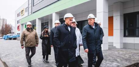 Губернатор Игорь Артамонов побывал на стройке, которая изменит детское здравоохранение всего нашего региона