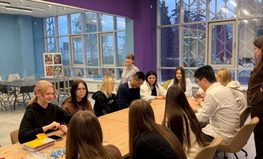 Студенты-медики оживили атмосферу праздника!