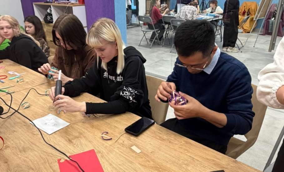 Студенты-медики оживили атмосферу праздника!