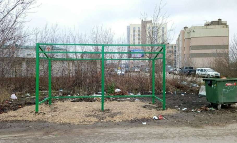 В Ельце по двум адресам провели реконструкцию контейнерных площадок