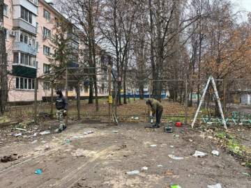 В Ельце по двум адресам провели реконструкцию контейнерных площадок