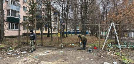 В Ельце по двум адресам провели реконструкцию контейнерных площадок