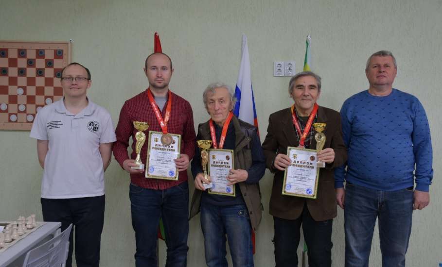 В Хмелинце завершились соревнования по русским шашкам