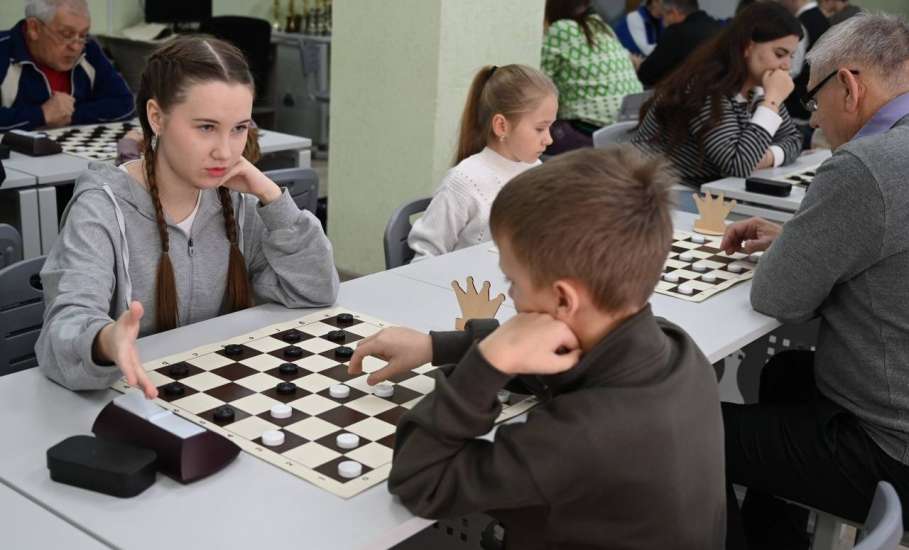 В Хмелинце завершились соревнования по русским шашкам