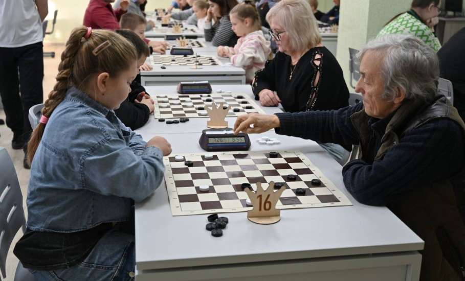 В Хмелинце завершились соревнования по русским шашкам
