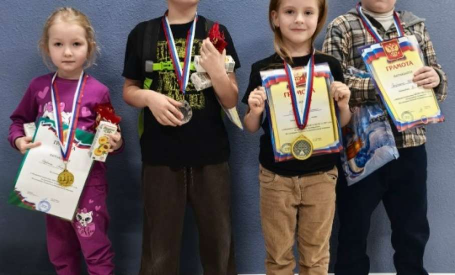 С 3 по 5 декабря в шахматном классе Дворца спорта имени Александра Петрова состоялось открытое первенство МБУДО "Спортивная школа №1" 2025 года по шахматам