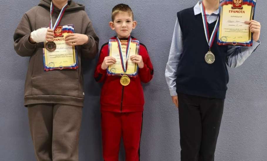 С 3 по 5 декабря в шахматном классе Дворца спорта имени Александра Петрова состоялось открытое первенство МБУДО "Спортивная школа №1" 2025 года по шахматам