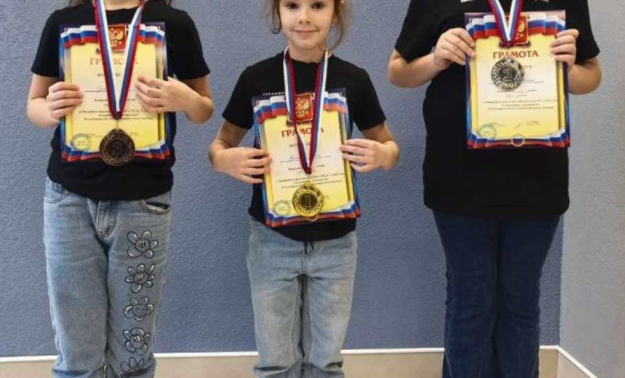 С 3 по 5 декабря в шахматном классе Дворца спорта имени Александра Петрова состоялось открытое первенство МБУДО "Спортивная школа №1" 2025 года по шахматам