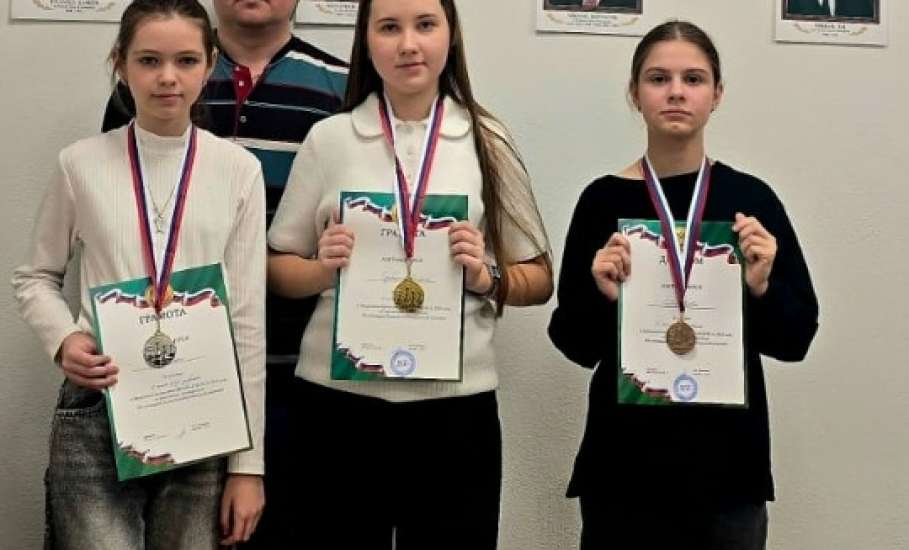 С 3 по 5 декабря в шахматном классе Дворца спорта имени Александра Петрова состоялось открытое первенство МБУДО "Спортивная школа №1" 2025 года по шахматам