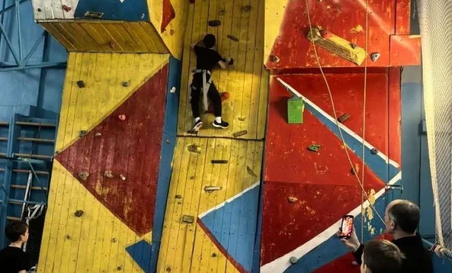 Первенство города Ельца по скалолазанию на искусственном рельефе состоялось в Ельце