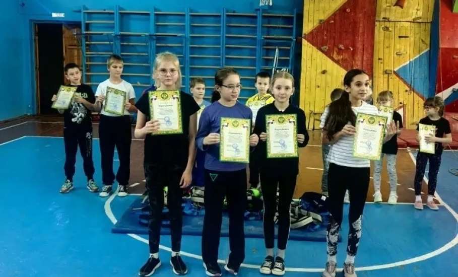 Первенство города Ельца по скалолазанию на искусственном рельефе состоялось в Ельце