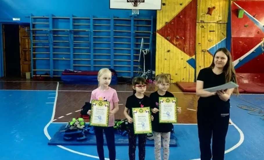 Первенство города Ельца по скалолазанию на искусственном рельефе состоялось в Ельце