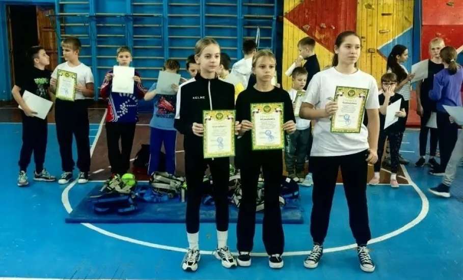 Первенство города Ельца по скалолазанию на искусственном рельефе состоялось в Ельце