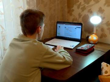 К 8 декабря в Липецке из-за роста заболеваемости ОРВИ на дистанционное обучение перевели 73 класса в 31 школе