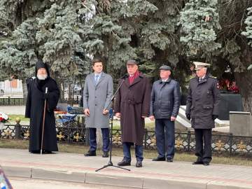 В День Героев Отечества и годовщину освобождения Ельца от немецко-фашистских захватчиков традиционно прошли мероприятия, посвященные всем защитникам нашей Родины