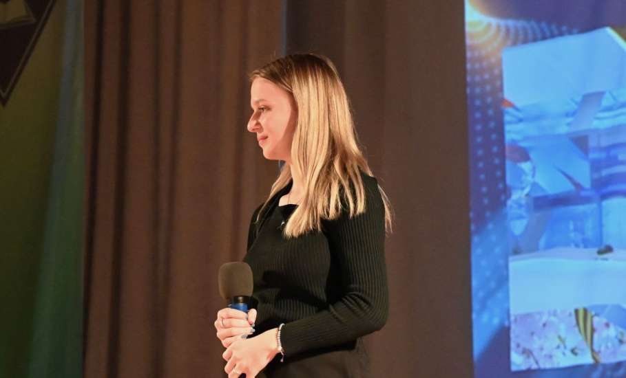 В концертном зале Елецкого государственного университета им. И.А. Бунина состоялась встреча с Сергеем Тугушевым