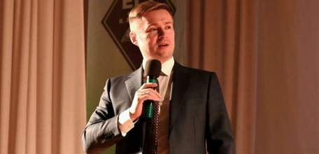 В концертном зале Елецкого государственного университета им. И.А. Бунина состоялась встреча с Сергеем Тугушевым