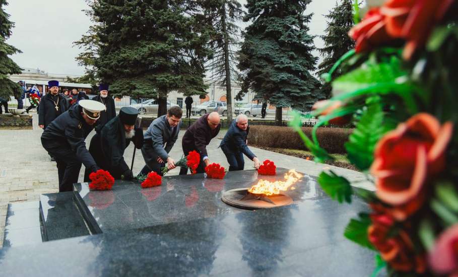 Губернатор Липецкой области Игорь Артамонов: «Они стояли насмерть. За каждую улицу, каждый дом. За родной город.»