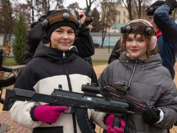 На территории Детского парка в Ельце прошли соревнования по лазертагу