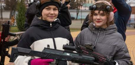 На территории Детского парка в Ельце прошли соревнования по лазертагу