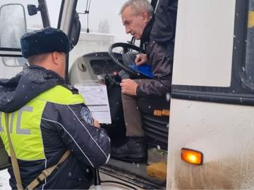 Автоинспекторы второй день проверяют пассажирские автобусы в усиленном режиме – в Липецкой области проходит двухдневное профилактическое мероприятие